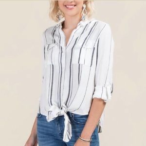 KATY KNOT FRONT BUTTON DOWN TOP